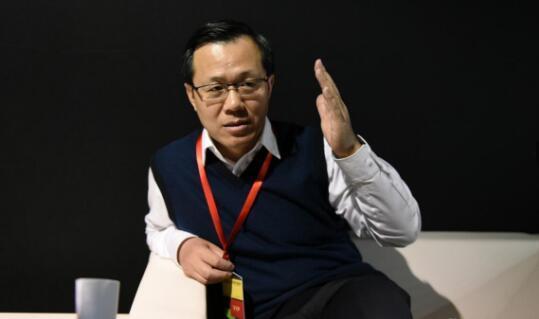 卓伟搞笑爆料视频合集,笑料百出，揭秘娱乐圈幕后趣闻  第2张